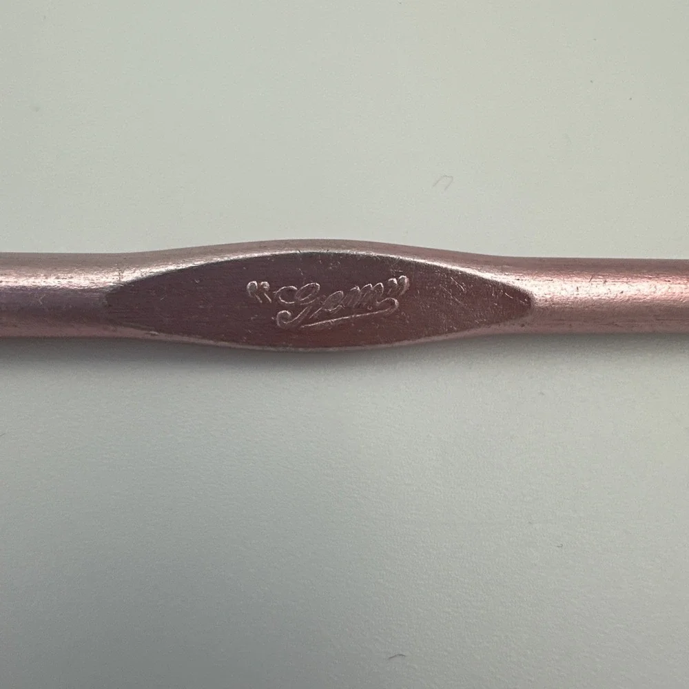 VTG GEM CROCHET HOOK MADE IN USA I